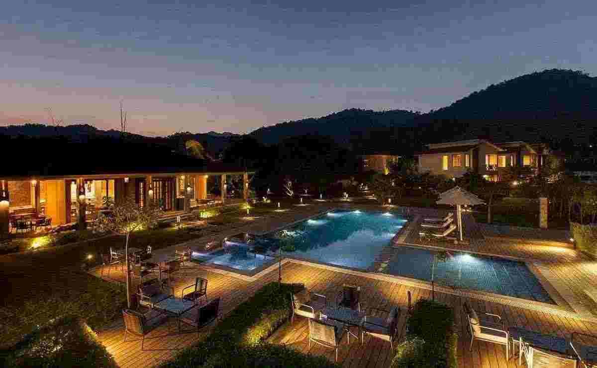 Night Stay in Jim Corbett